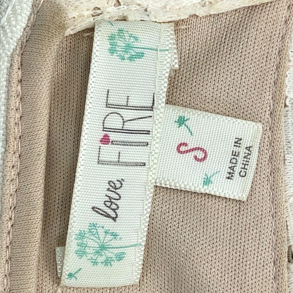 *SOLD* LOVE FIRE | Ivory Lace Laser Cut Dress - Picture 3 of 4